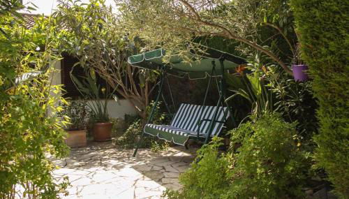 Casita blanca con fibra óptica y piscina cominutaria - Foto 2