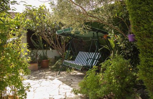 Casita blanca con fibra óptica y piscina cominutaria - Foto 2