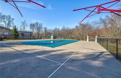 Bool Bear Lodge a pet friendly Pocono Vacation Home with Fireplace, BBQ and more - Foto 46