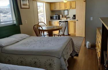 Comfy Vacation Rental with Wi-Fi and Kitchenette in Meadview, Arizona - Foto 4