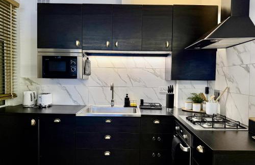 Superb Duplex in North London with reserved parking - Photo 12