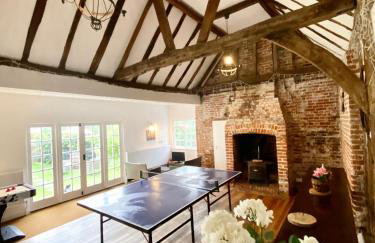 Farmhouse Retreat with Hot Tub, Pool, Horses, Games Room, Free Car Park, Only 45 min from Oxford Circus - Foto 58