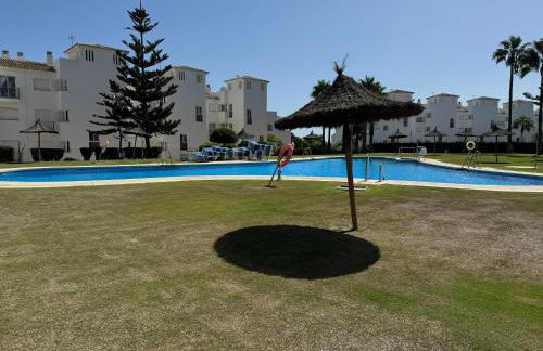 Casa Feliz - Stunning 2 bed Penthouse in Manilva with pool, sea and mountain views, close to the beach and facilities - Photo 15