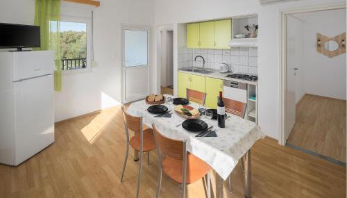 Awesome Home In Tinjan - Foto 4