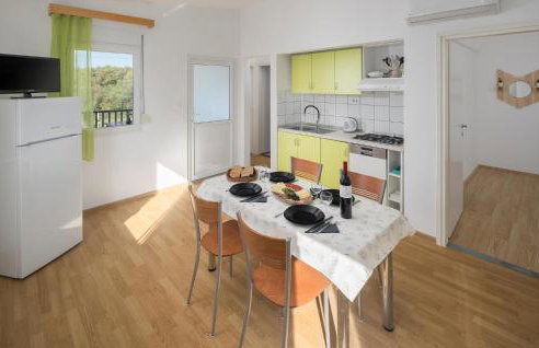 Awesome Home In Tinjan - Foto 4