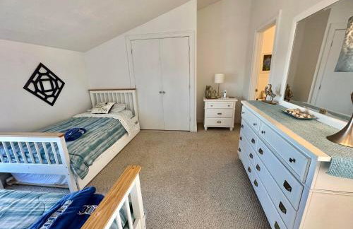 Spacious Oceanfront 3BR Condo with Private Beach in Ideal Hyannis Location - Photo 17
