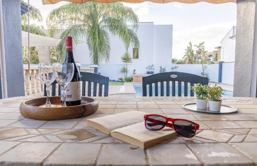 Cubo's Casa El Rodeo & Private Pool - Photo 43