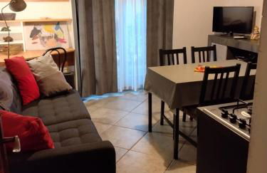 Bilocale con terrazza vista mare e montagna - Foto 1