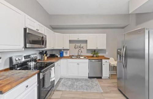 Sleep 8-King - 1600-sqft - Fountain Sq -Baby - Foto 25