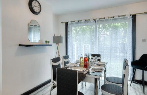 Contractors & Relocation haven, 3BD House, Secure off-site parking & office space - Foto 6