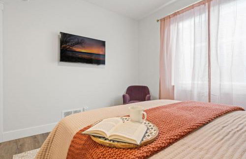 Stone Flora 2BR Condo Near Downtown and Bay - Photo 13