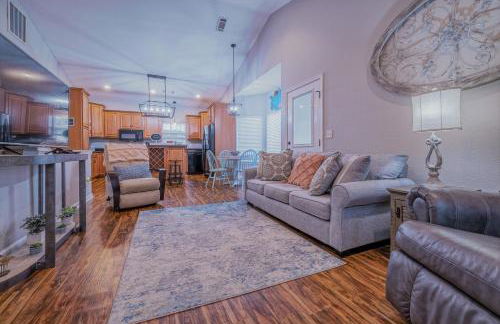 LAKEFRONT 7 MIN to OAKLAWN & 10 MIN to DOWNTOWN STR License #A22-0004 - Foto 24