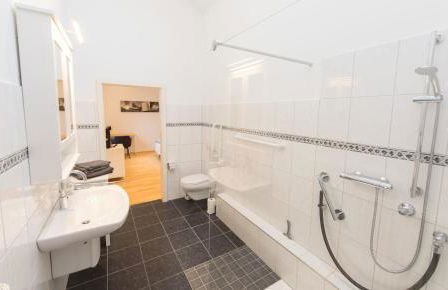 LokoMotel-Wohnung, Luxus Ferienwohnung im Lokschuppen - Foto 5