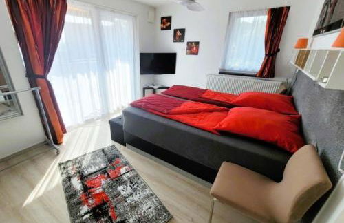 APARTMENTHAUS "AM KORNFELD" - 10 Gästewohnungen mit 1-3 Schlafzimmern, 40 Betten, Raucherbalkon, Reinigungs- & Wäscheservice, Grillgarten, Parkplatz - Foto 25