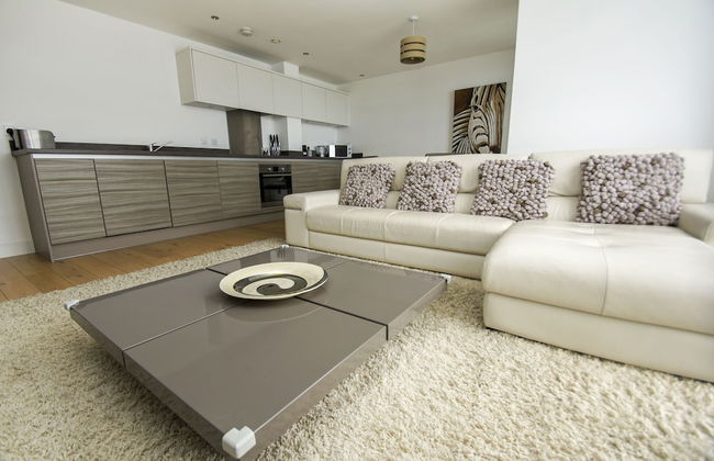 Orion Marina Sea View - Parking - by Brighton Holiday Lets - Foto 25