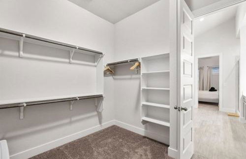 Modern and lux 4B House with Office 20 min to DT - Foto 36