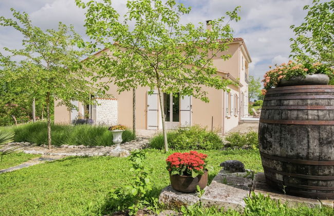 Chic Apartment in Segonzac With Swimming Pool - Foto 60