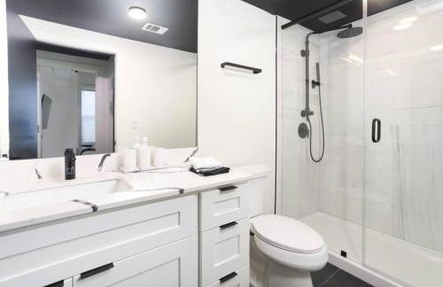 Cozy 2BR On Rvrwalk Gym and Parking Near Conv Ctr - Foto 69