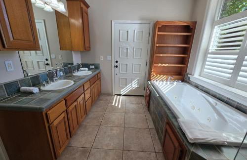 The Alhambra Retreat Gated Spacious Private - Foto 10