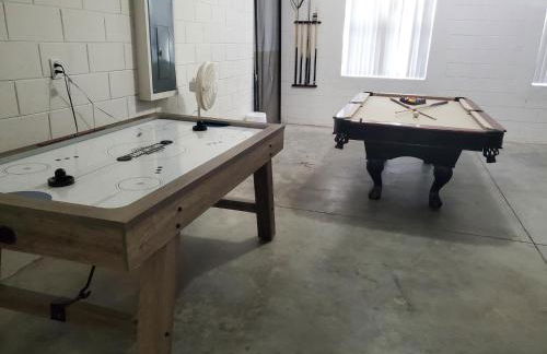 Spacious 5 bdrm 4 bth pool home, game room New Year special close to Disney, Epic Universe Spring Break Special - Foto 33