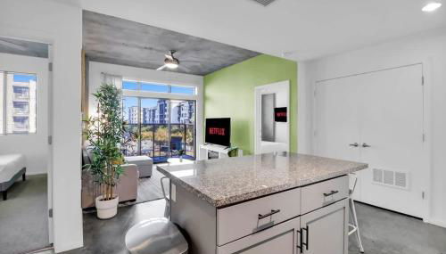 Centric 2BR In HEART of DTPHX Free Garage Parking - Foto 2