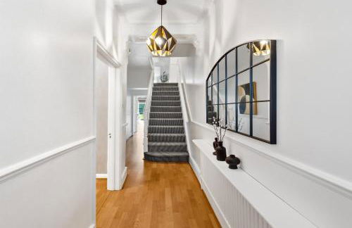 4BR North London I WiFi, Garden, Near Shops - Foto 63