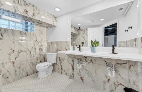 Tasteful Full Home Dtown Buffalo - Foto 18