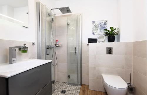 BohnApartments Luxury Villa Berlin - 210qm - Wintergarten - Kamin - 4 kostenlose Parkplätze - 6 Schlafzimmer - Neubau - Luxusausstattung - Foto 25