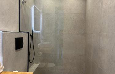 On the Edge - Suites & Apartments - Photo 43