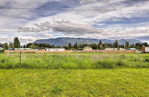 Columbia Falls Home about 22 Mi to Glacier Natl Park! - Foto 2