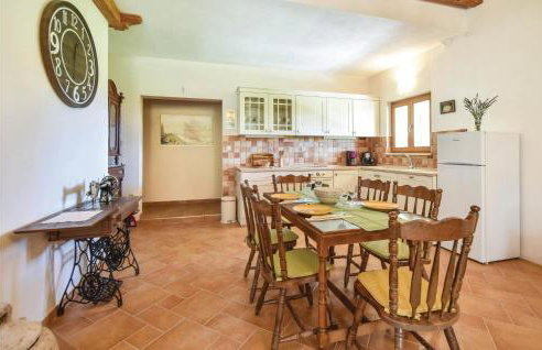 Two-Bedroom Apartment In Ostrvica - Photo 5