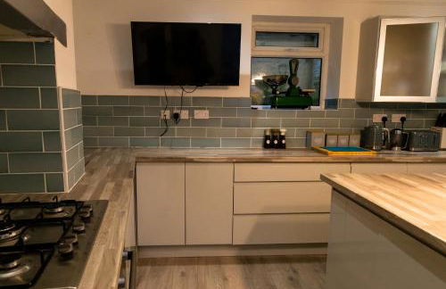 Spacious Cottage with Private Hot Tub - Foto 20