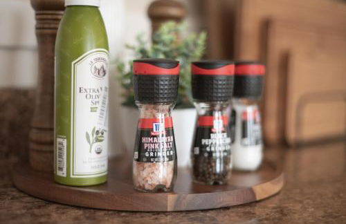 Salem 3 Bedroom with Gameroom, Balcony, Parking, and more - Foto 26