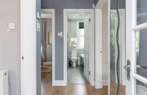 Crewe Apartment - Stylish 2 bedroom apt, Garden, Free parking, Edin City - Foto 27