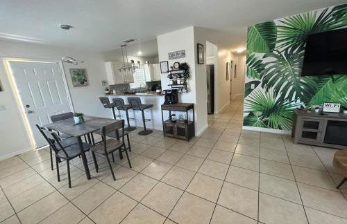 Tropical 3bed 2bath Lakeland Home on corner lot - Foto 33
