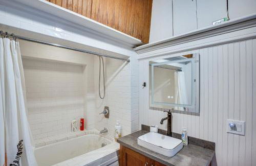 Historic Lakefront Home with Dock on Green Lake! - Foto 16