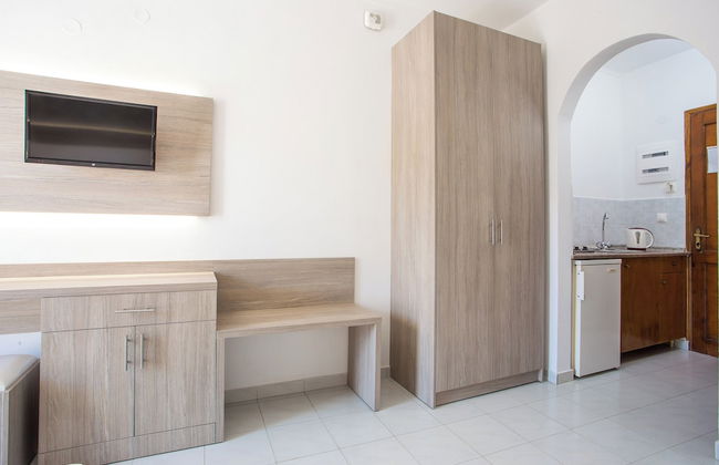 Maroula Studios - Photo 10