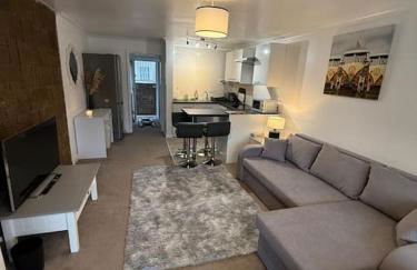 1st floor studio flat in Crawley! Close to Gatwick - Foto 2