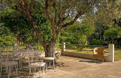 Relax in Style - Prime Spot with Garden & Natural Pool - Foto 3