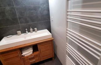 BEL APPARTEMENT MODERNE avec TERRASSE AC CLIMATISATION PARKING with additionnal fees - Foto 23