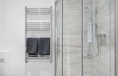 The Clover Lodge, Redlake Farm - Hot tub, BBQ, free parking - Foto 18