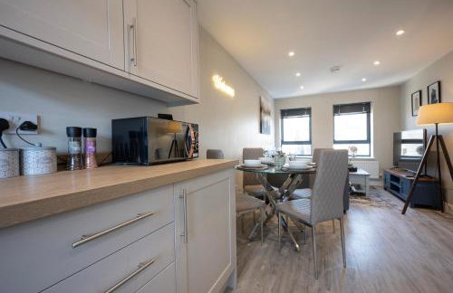 Modern 2 Bedroom Flat, Central Chatham, Self Check-in - Foto 8