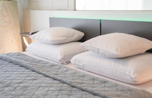 Apartment PLAZA -Wallbox 11kW- Private SPA- Jacuzzi, Infrared Sauna, Luxury massage chair, Parking, Entry with PIN 0 - 24h, FREE CANCELLATION 24 hours before Check In,Premium pillows and mattress - Photo 57