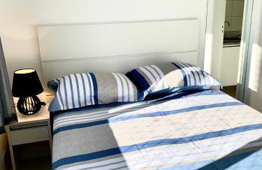 505 - Apartamento Lindo, amplo e decorado, mobiliario moderno, cozinha completa com utensílios , Excelente vista da cidade e localização privelegiada no bairro Bigorrilho proxímo de shopping e parques - Photo 4