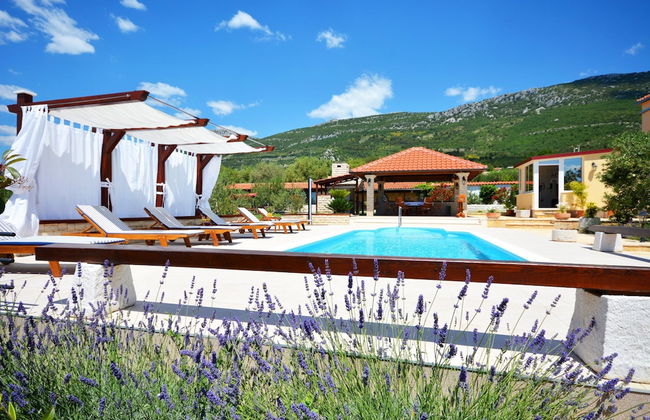 Villa in Kastel Luksic Near the Beach - Foto 56