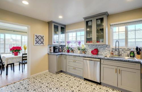 Easy SF Access! Spacious Family Home with Yard - Foto 9