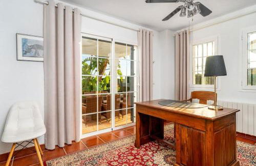 Urb Villa with pool by Costarentals- Ref 139 - Photo 11