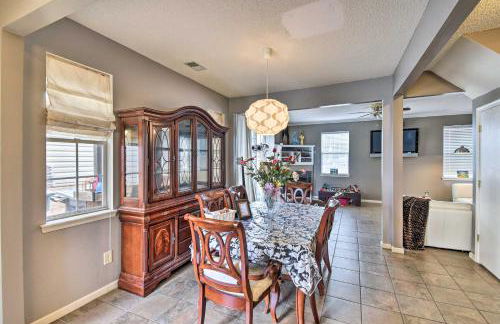 Hampton Home with Fireplace and Close to Beaches! - Foto 5