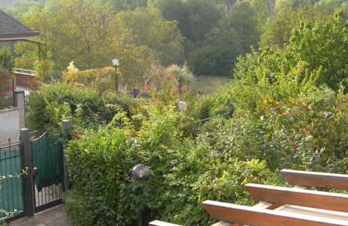 The Flowers' House - Photo 38