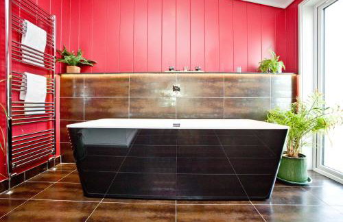 Pomegranate, Hot Tub, Wi-Fi - Photo 23